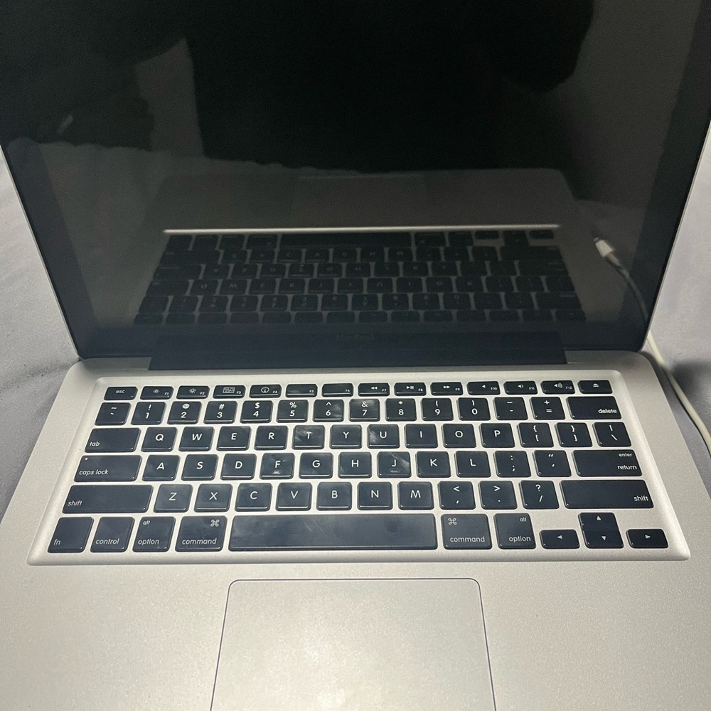 MACBOOK PRO